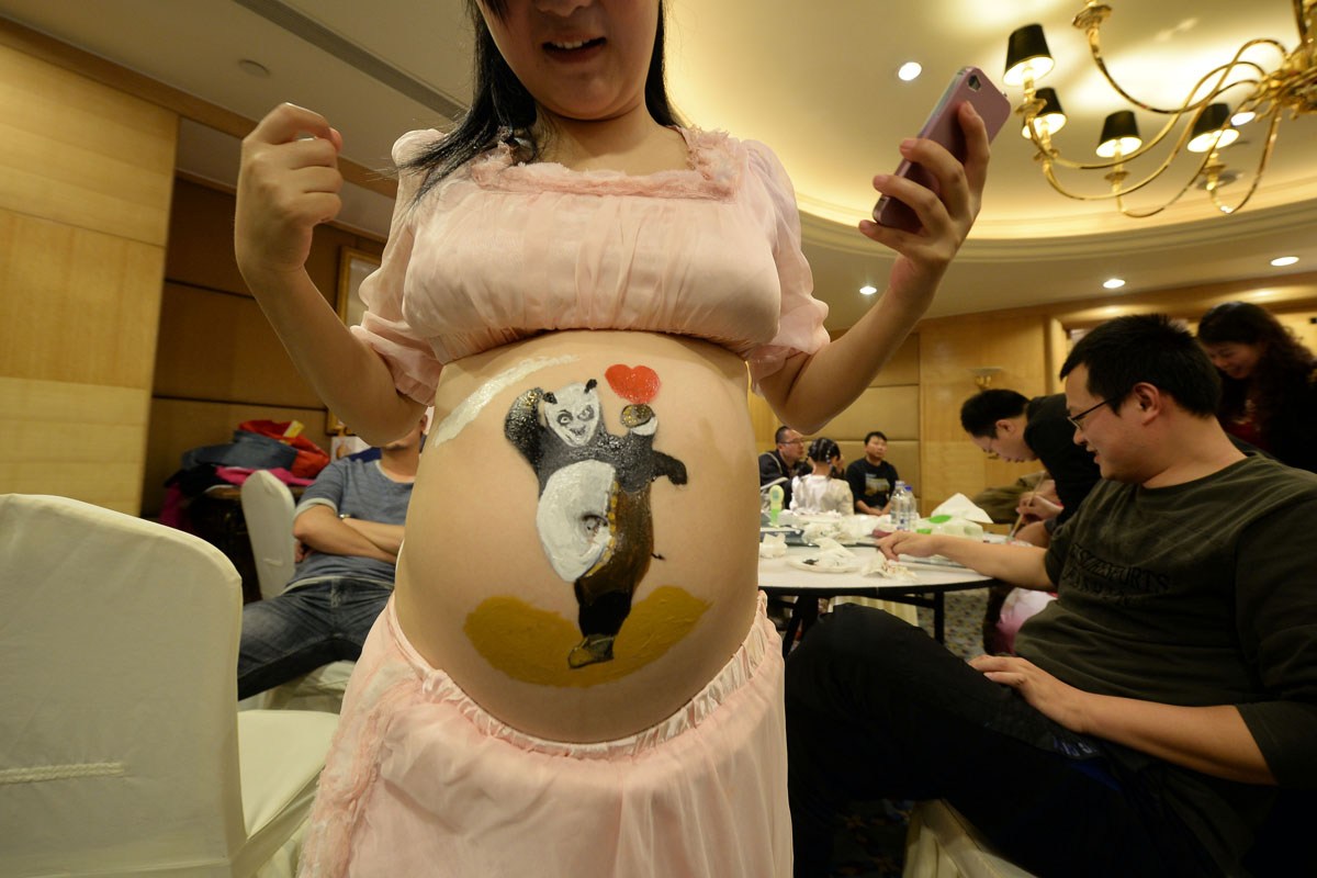 中国妈妈怀孕趣图之肚皮画四