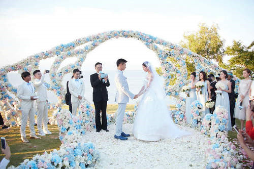 刘诗诗吴奇隆大婚鲜花会场