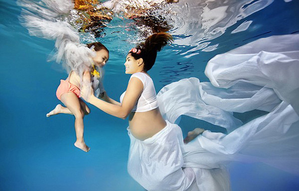 水下孕妇写真，唯美灵动恍如美人鱼