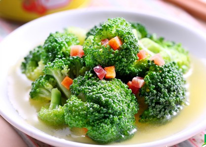 产后瘦身餐上汤西兰花