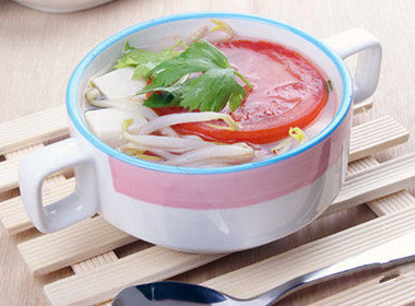 缓解产品便秘食谱番茄豆芽汤